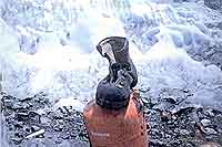 Хлам на леднике Кхумбу