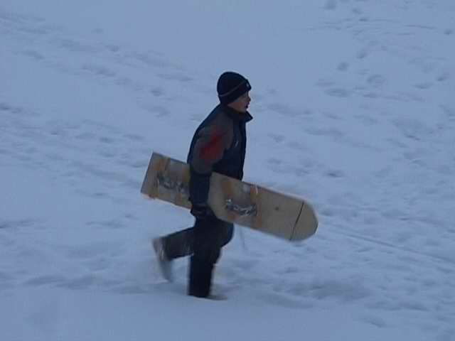 <figcaption>У нас в деревне Манараги нет, да и денег тоже - сами все правим</figcuption>