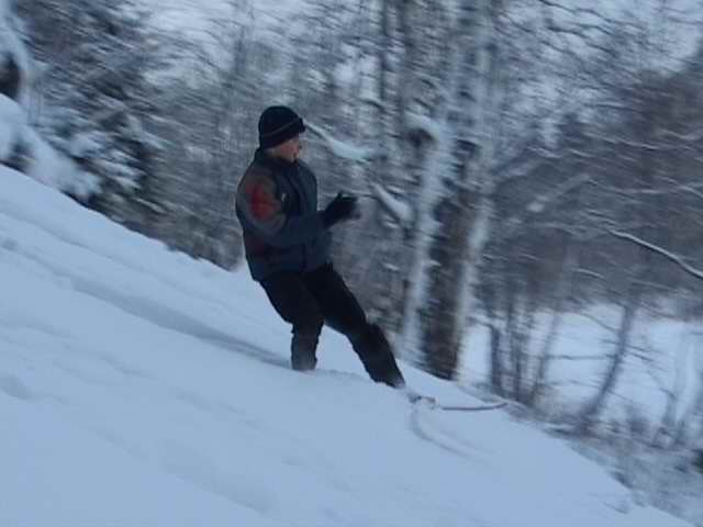 <figcaption>Не каждый на фирменном борде так съедет</figcuption>