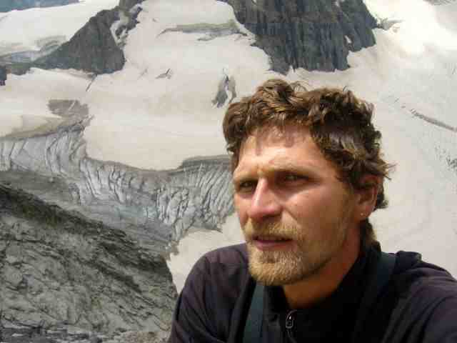 <figcaption>Иванов Кирилл</figcuption>