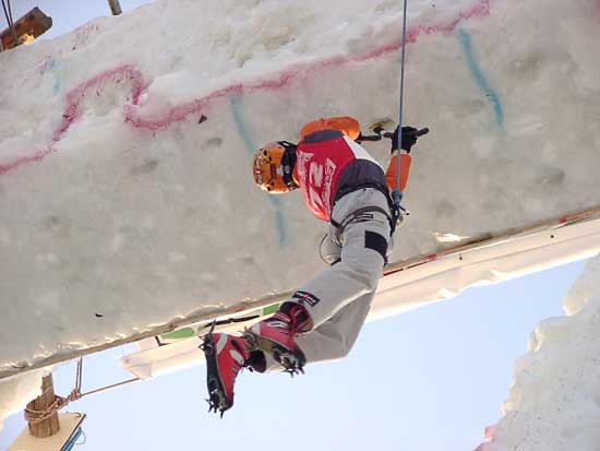 <figcaption>Евгений Кривошейцев</figcuption>