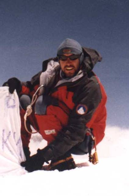 <figcaption>12 мая на вершине Ама Даблама. Сам себя не снимешь - и никто ведь не снимет</figcuption>